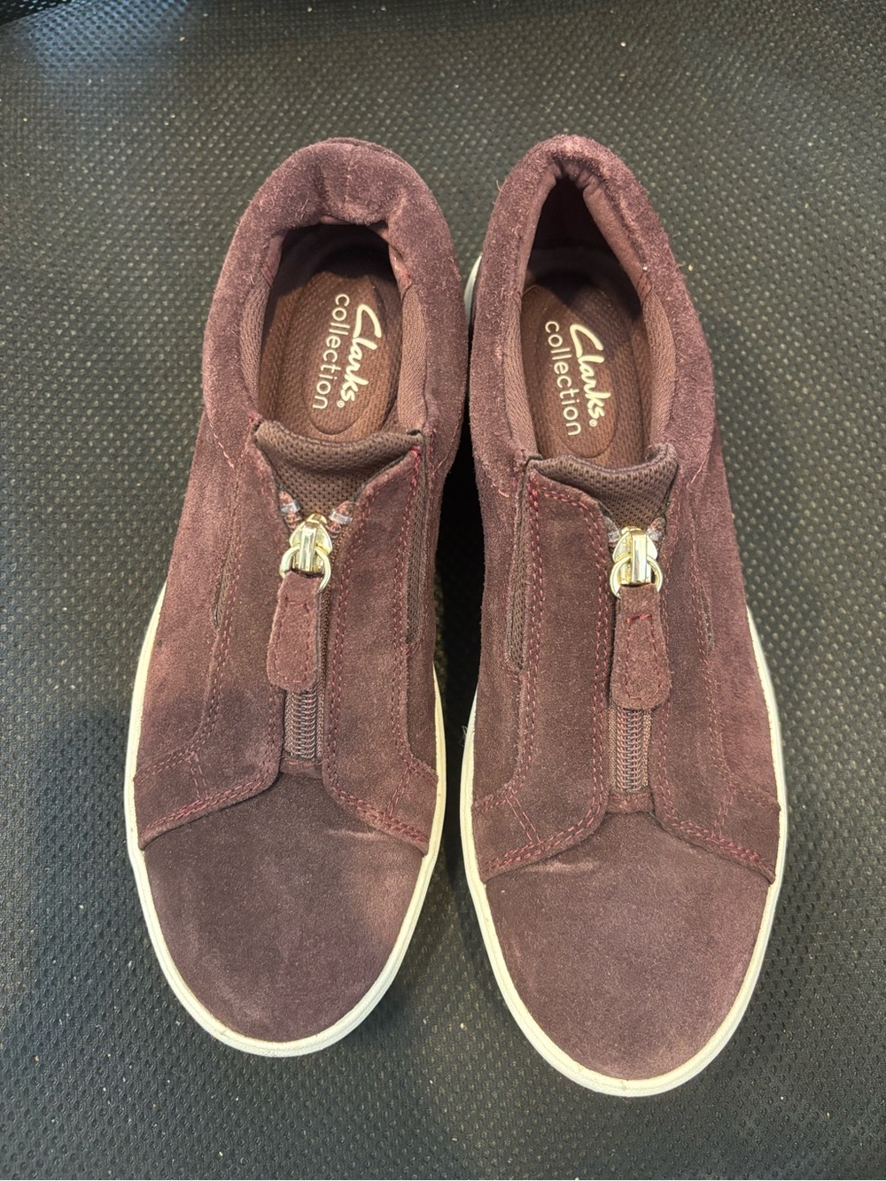 Clarks Collection Women's Purple Suede Zip-Front Sneakers Size 8.5